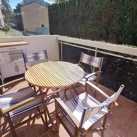 Coin-nuit Avec Balcon Et Parking A - Fr-1-780-41 *